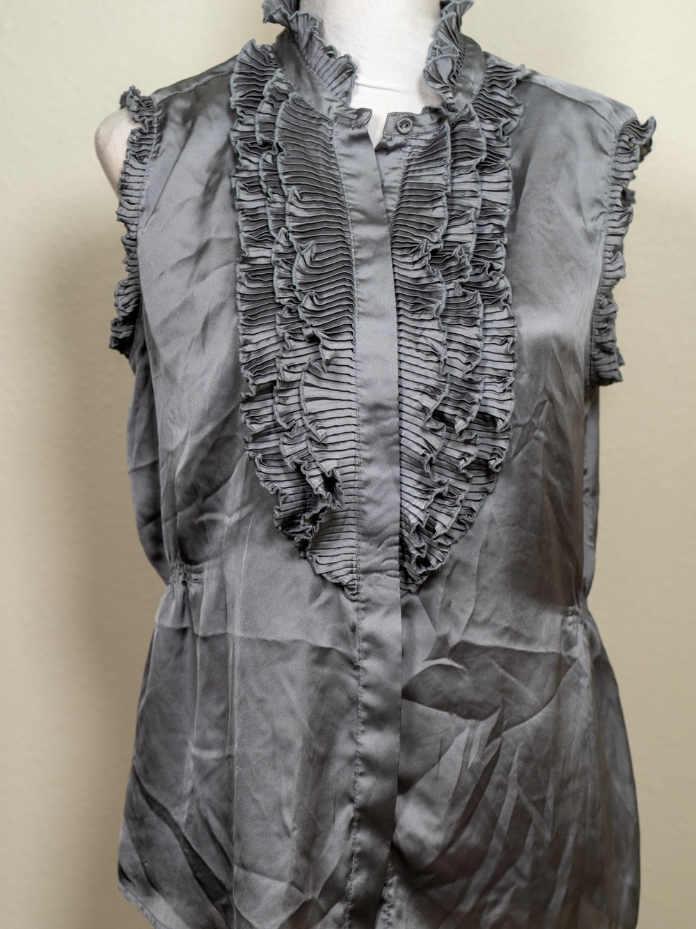 Converse Gray Sleeveless Ruffle Front Blouse